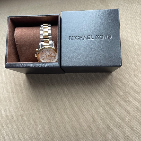 Michael Kors watch  new but no tag - Picture 4 of 7